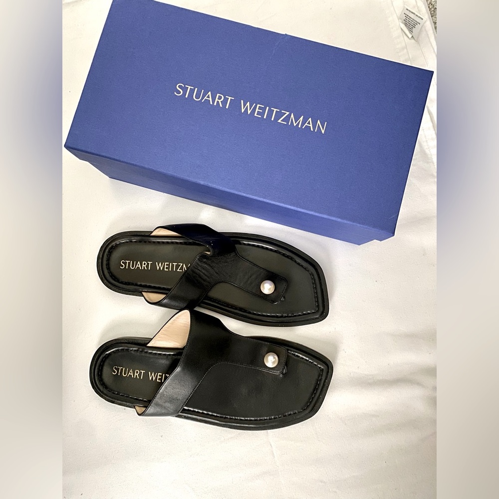 STUART WEITZMAN
Women's Goldie Faux-Pearl Leather Thong-Toe Sandals Size 10M